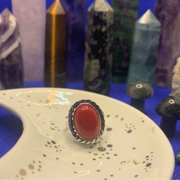 Dainty Red Coral Ring in Cute Twisty Setting. .925 Silver Plated. Size 5.5 - Picture 5 of 10